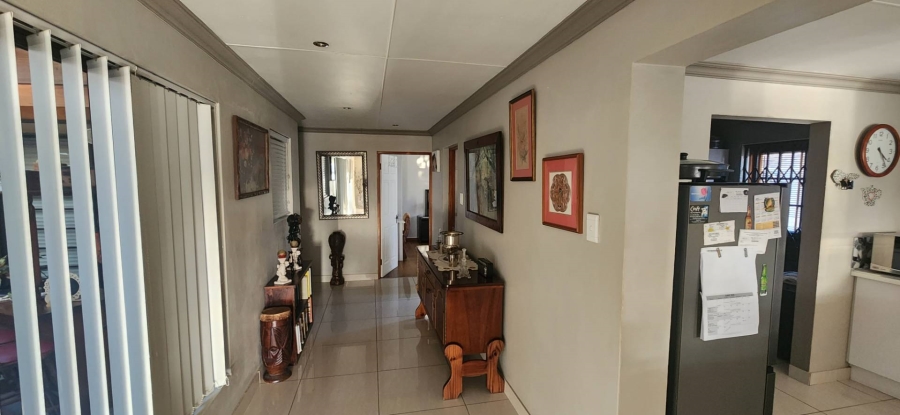 3 Bedroom Property for Sale in Reebok Western Cape